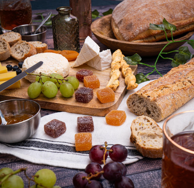 Vacances d'été avec Idées&Co et les pâtes de fruits artisanales de Cruzilles, idéales  pour un encas sucré, délicieux et énergisant. 